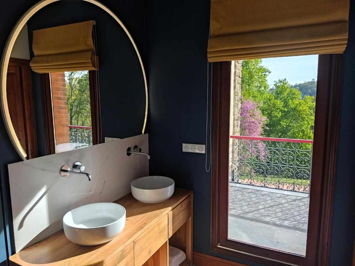 Domaine De La Tisnere Bed and Breakfast Gelos Exteriör bild